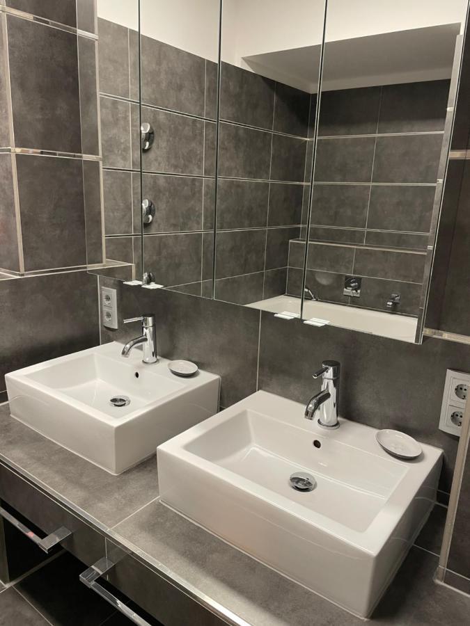 Truretreats Design Loft Fuer 8 Personen I Riesige Kueche I Echarger I 65Z Smarttv I 150Qm Apartman Hamburg Kültér fotó